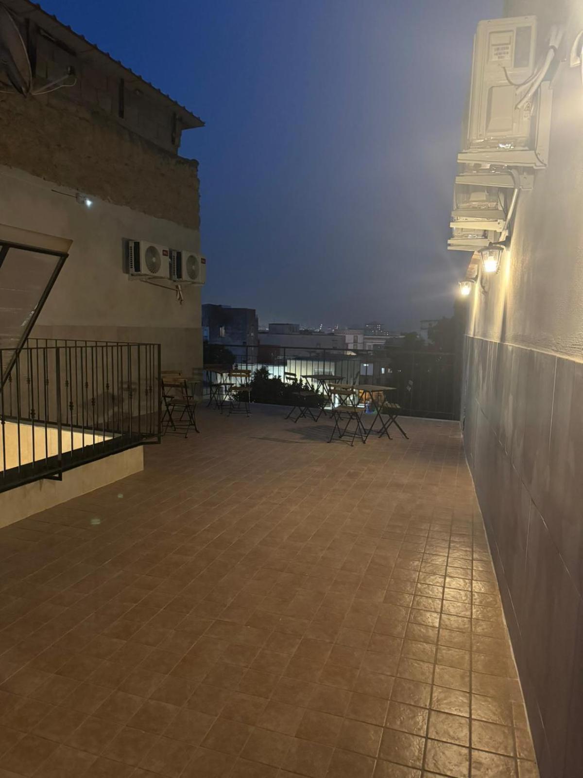 Terrazza Miracoli Napoli Aparthotel Luaran gambar