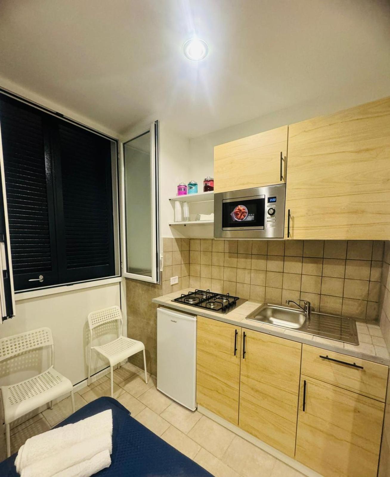 Terrazza Miracoli Napoli Aparthotel Luaran gambar