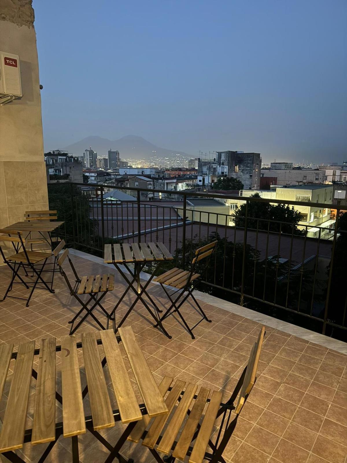 Terrazza Miracoli Napoli Aparthotel Luaran gambar