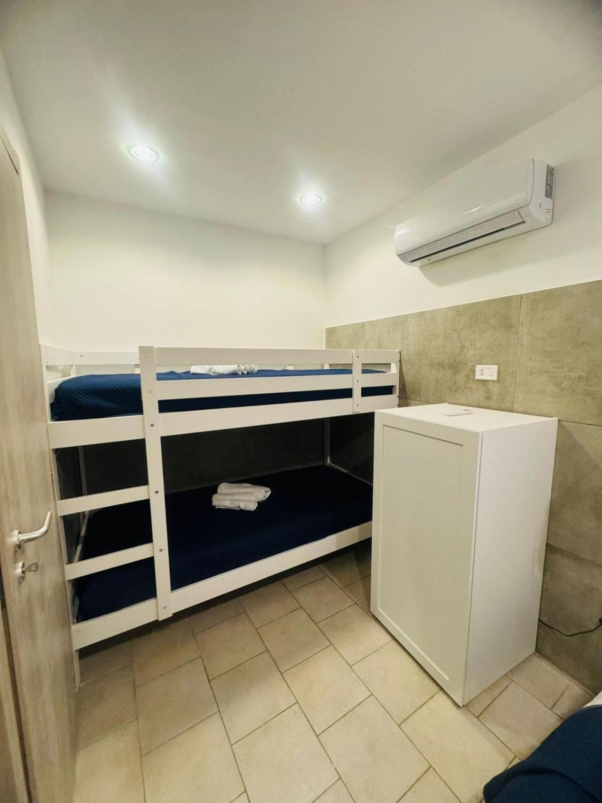 Terrazza Miracoli Napoli Aparthotel Luaran gambar